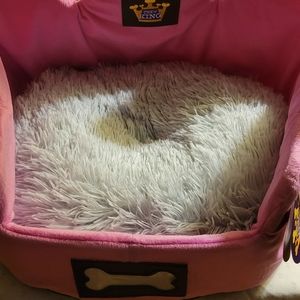 Crown doggie bed